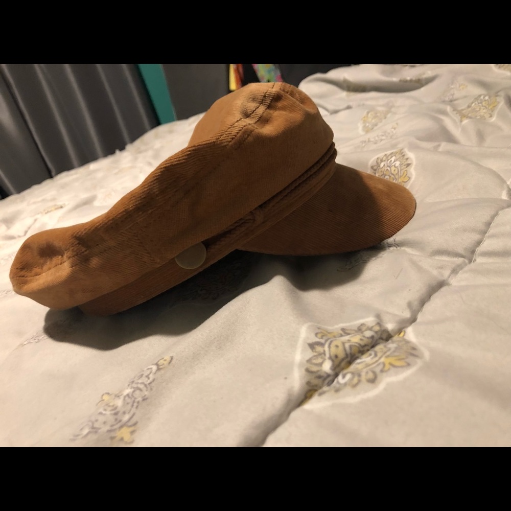 Roxy conductor hat